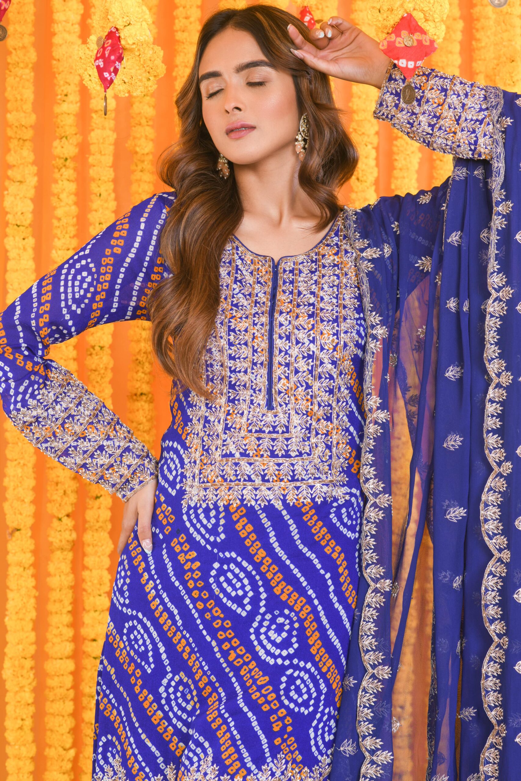 BANDHNI ZARDOZI SHARARA WITH HEAVY DUPATTA AND KURTAS - Image 2