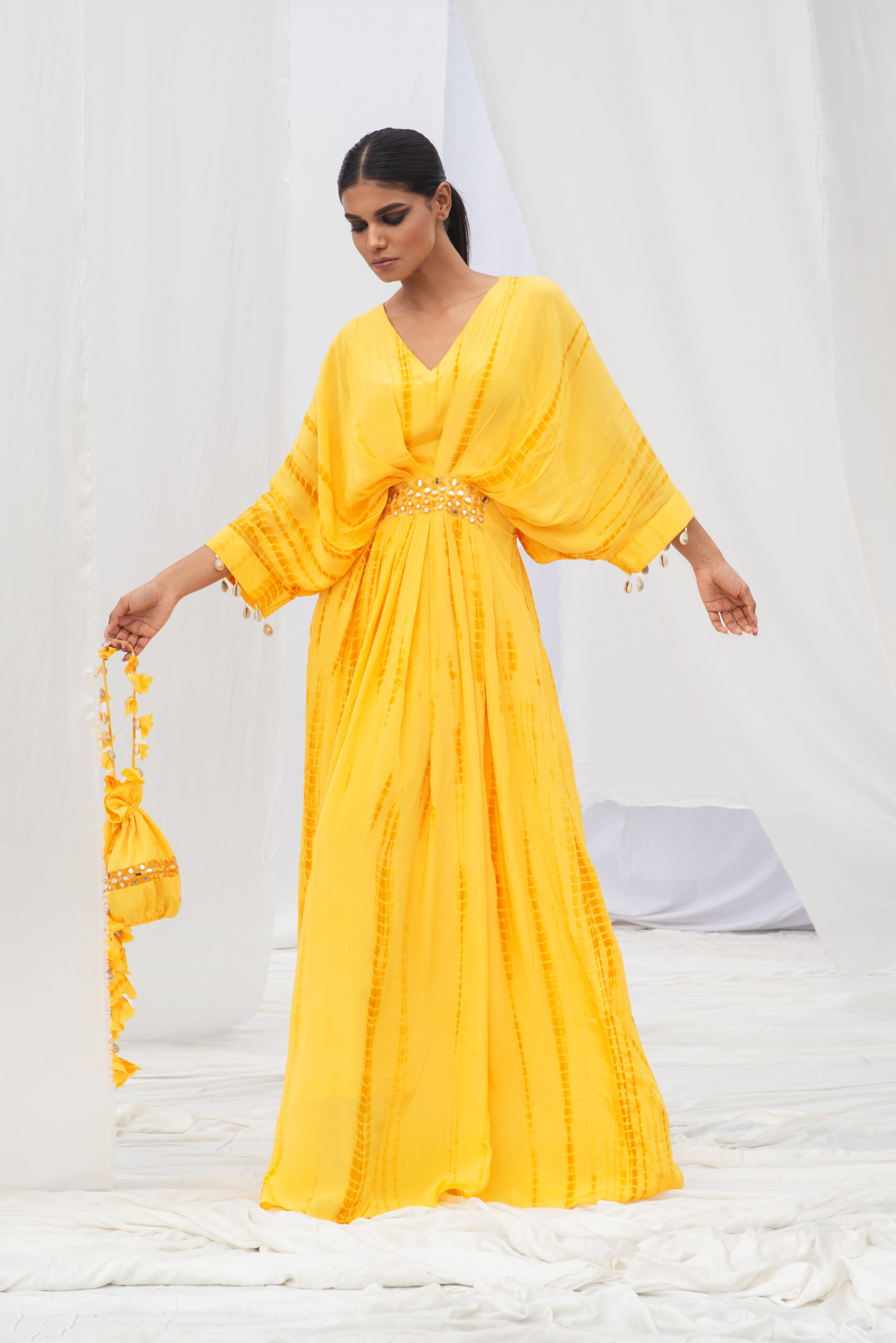 FASHIONABLE KAFTAN ACCENTUATED WITH A HEAVY BELT - Image 8